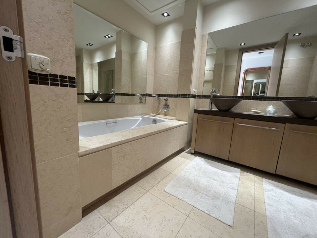 Middle Floor Apartment Altos de los Monteros Málaga - image 12