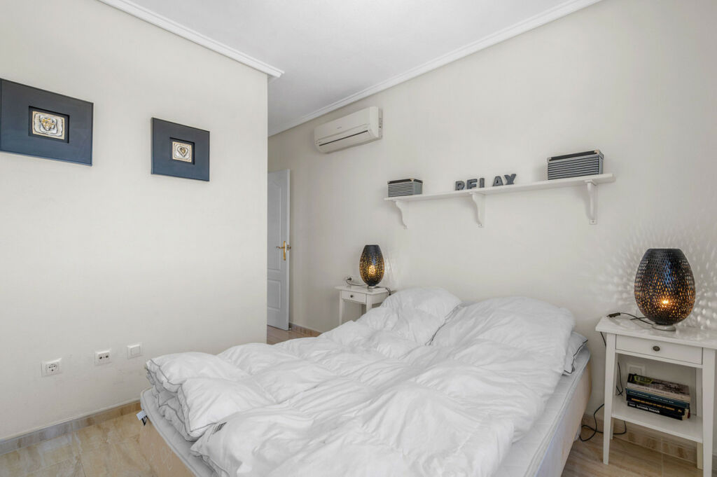 Penthouse Villamartin Alicante - image 12