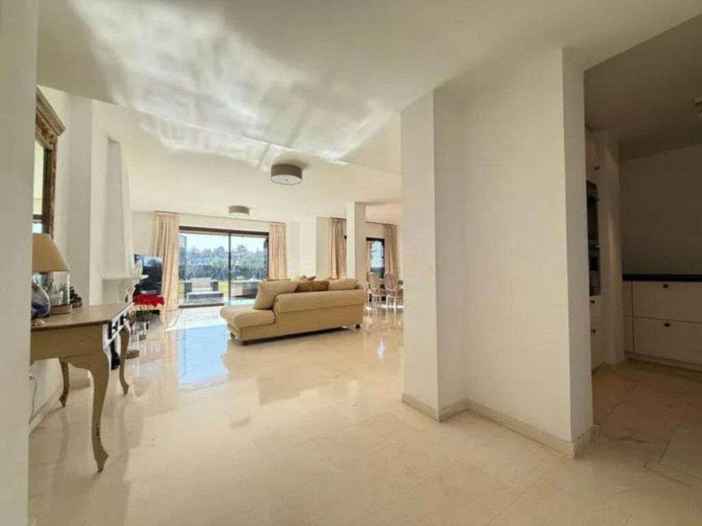 Ground Floor Apartment Atalaya Málaga - image 12