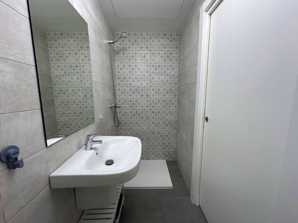 Middle Floor Apartment Las Lagunas Málaga - image 12