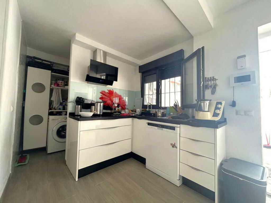 Semi-Detached House Calahonda Málaga - image 12