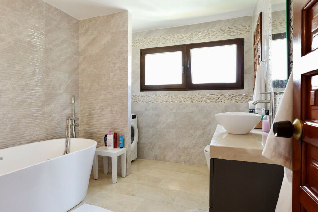 Detached Villa Benalmadena Málaga - image 12