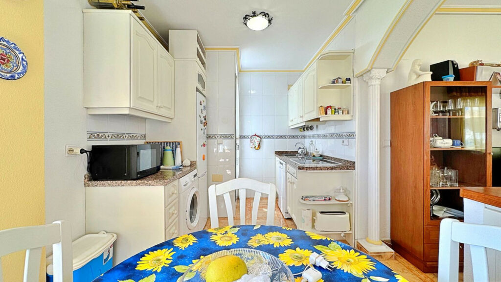 Middle Floor Apartment La Zenia Alicante - image 12