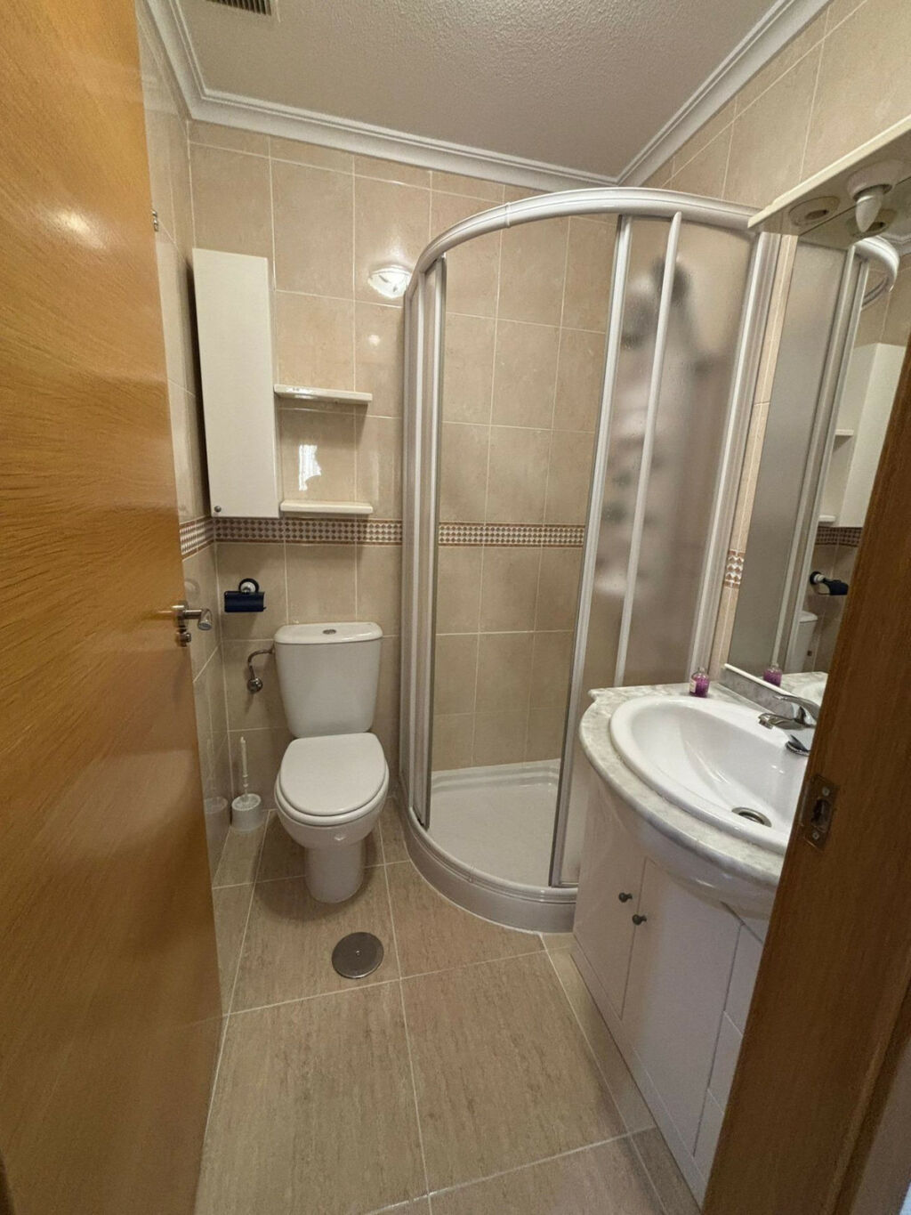 Middle Floor Apartment Torrevieja Alicante - image 12