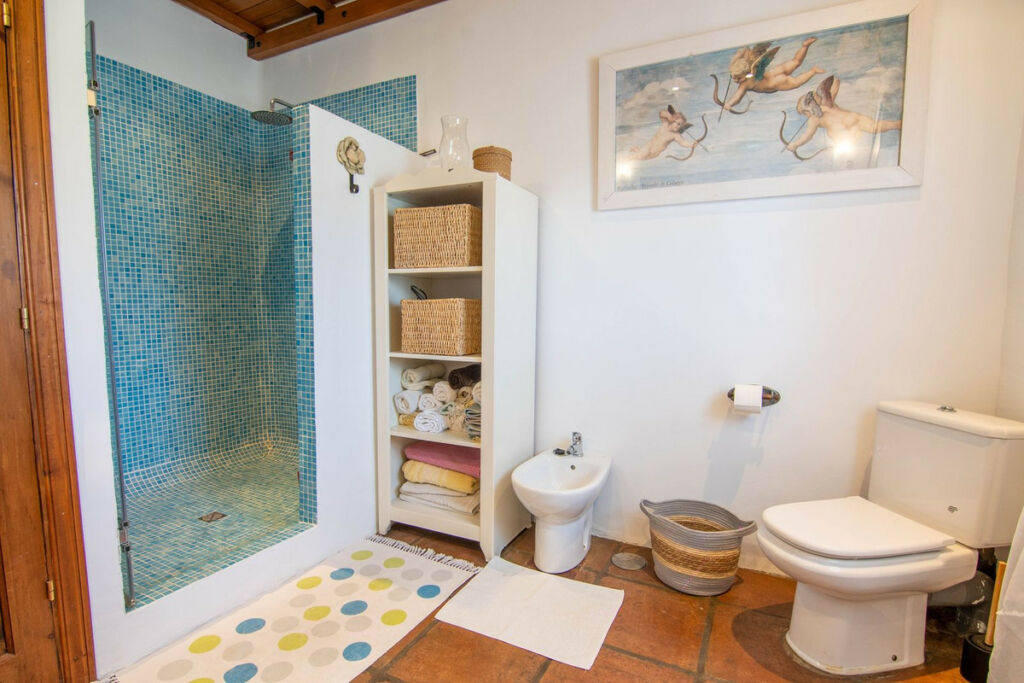 Detached Villa Estepona Málaga - image 13
