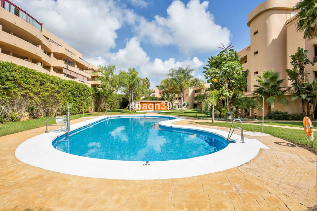 Middle Floor Apartment La Cala Málaga - image 12