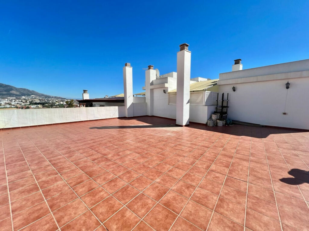 Penthouse Las Lagunas Málaga - image 12