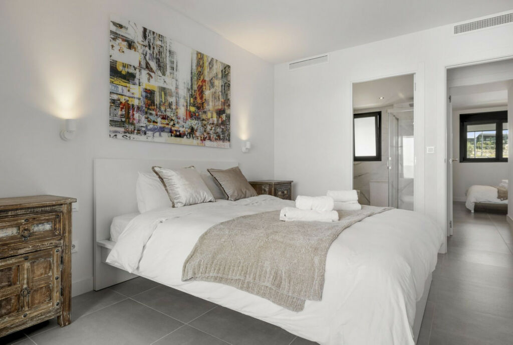 Middle Floor Apartment Selwo Málaga - image 12