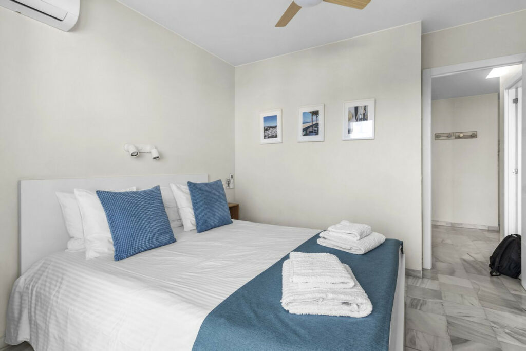 Middle Floor Apartment Estepona Málaga - image 13