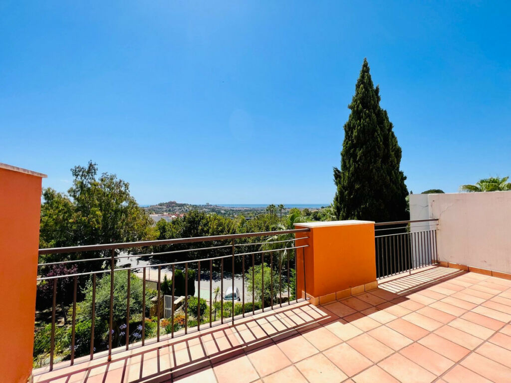 Middle Floor Apartment La Quinta Málaga - image 12