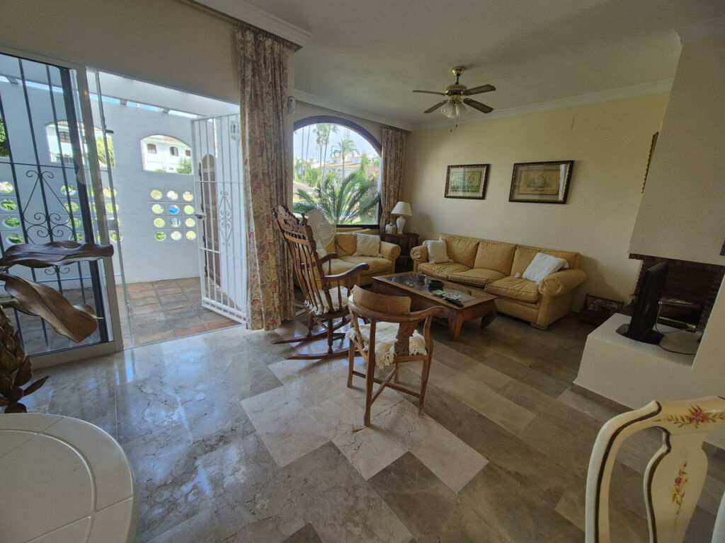 Townhouse Guadalmina Baja Málaga - image 11