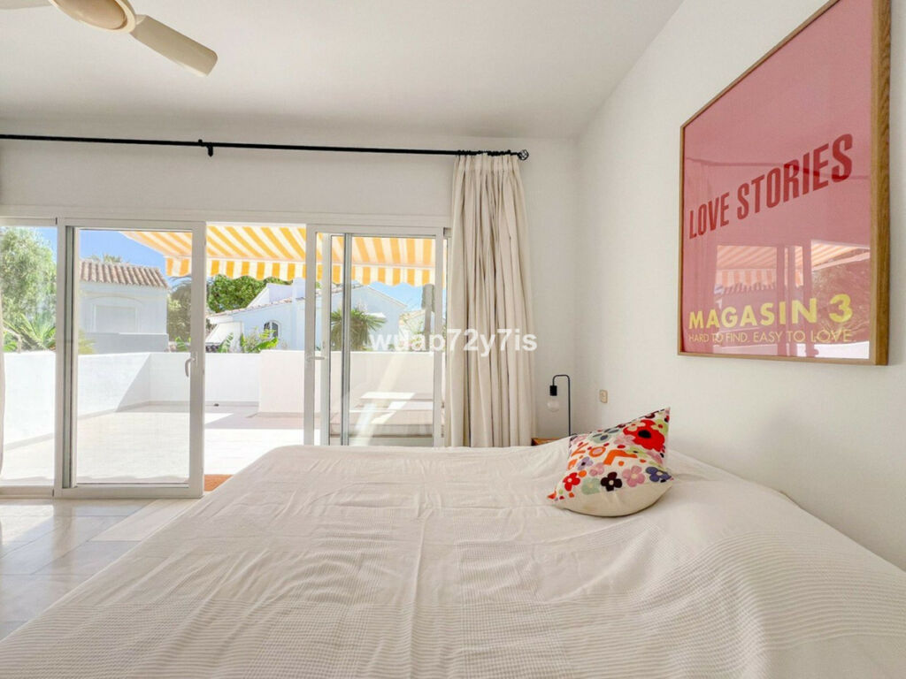 Townhouse Sierra Blanca Málaga - image 14