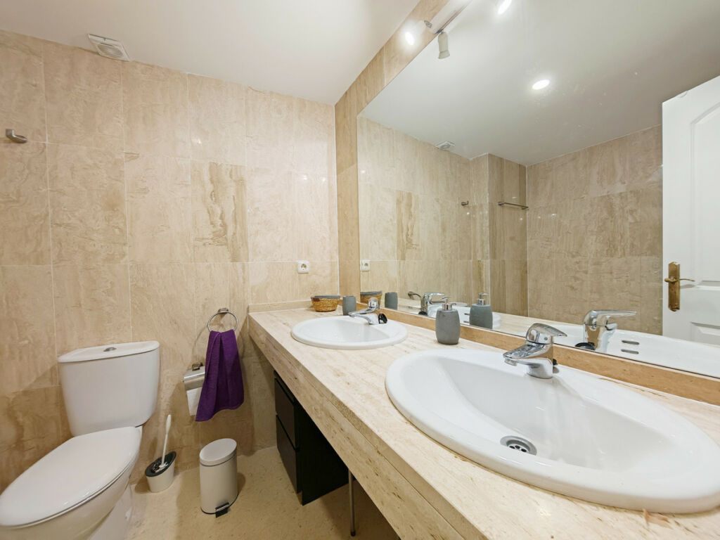 Middle Floor Apartment Elviria Málaga - image 12