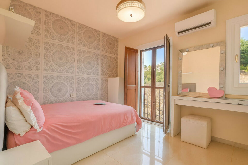 Townhouse El Paraiso Málaga - image 12