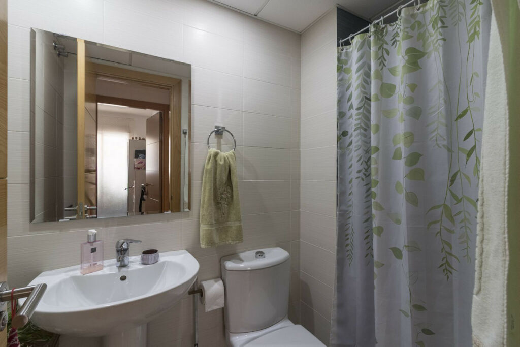 Middle Floor Apartment Benalmadena Málaga - image 12