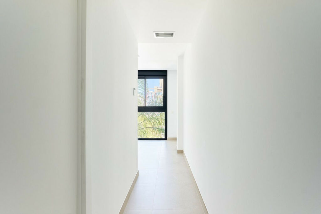 Middle Floor Apartment Estepona Málaga - image 12