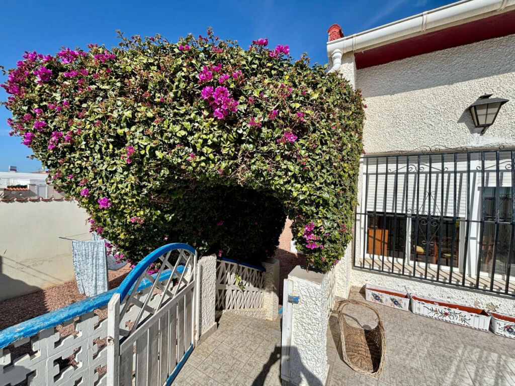 Detached Villa Ciudad Quesada Alicante - image 12