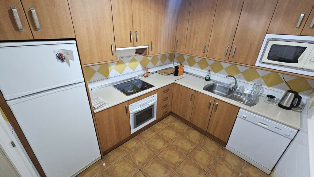 Middle Floor Apartment Estepona Málaga - image 12