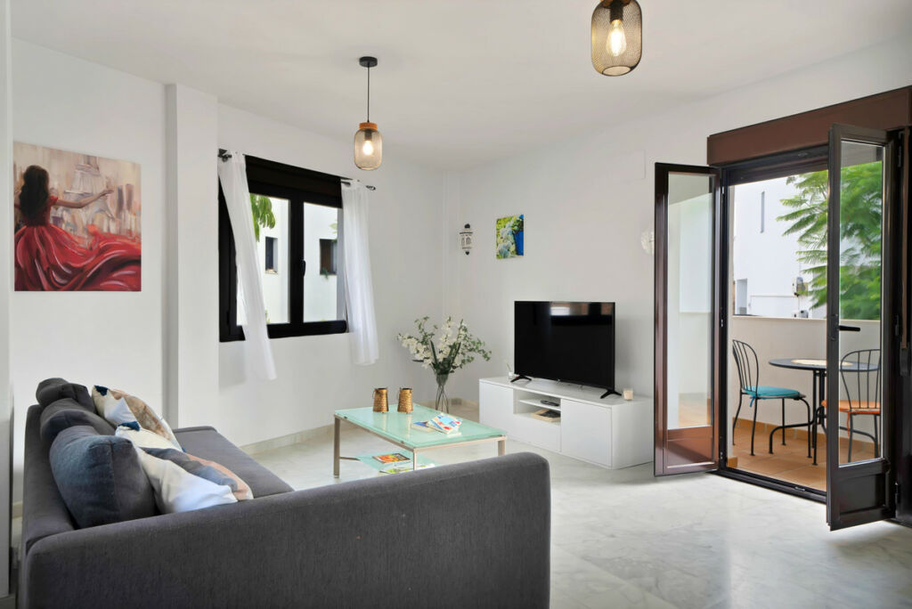 Detached Villa Riviera del Sol Málaga - image 12