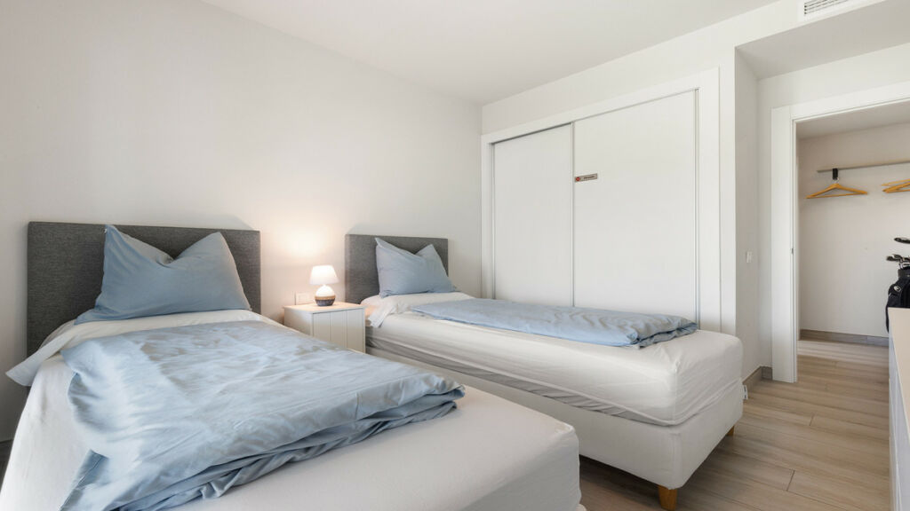 Middle Floor Apartment Casares Málaga - image 12
