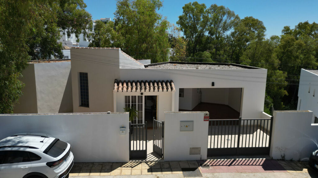 Detached Villa Torremuelle Málaga - image 12