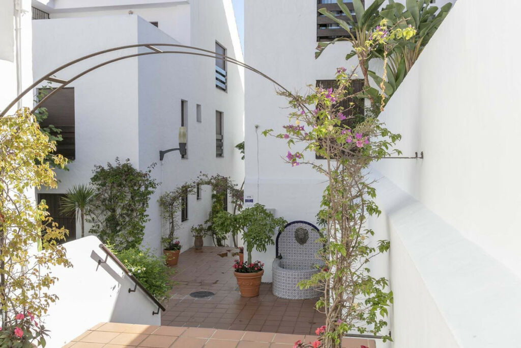 Ground Floor Apartment Nueva Andalucía Málaga - image 12