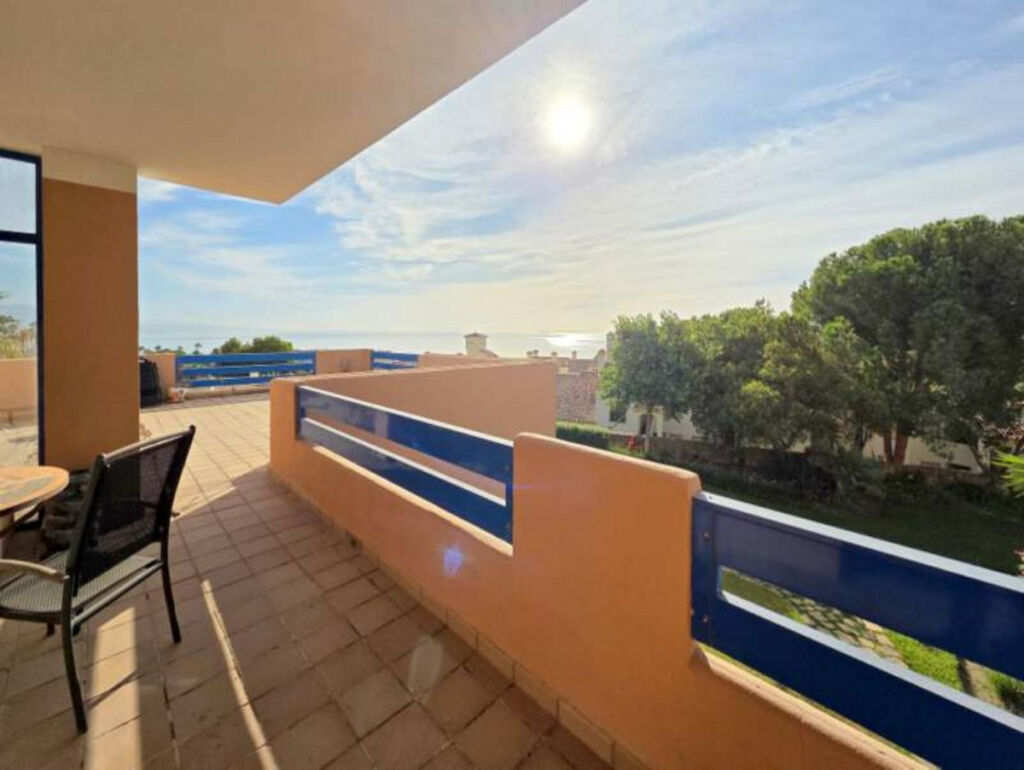 Middle Floor Apartment La Duquesa Málaga - image 12