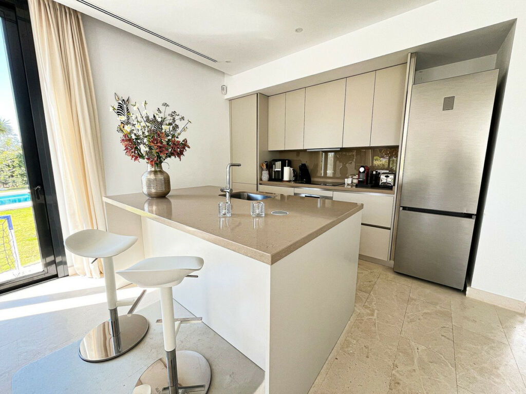 Semi-Detached House Cabopino Málaga - image 12