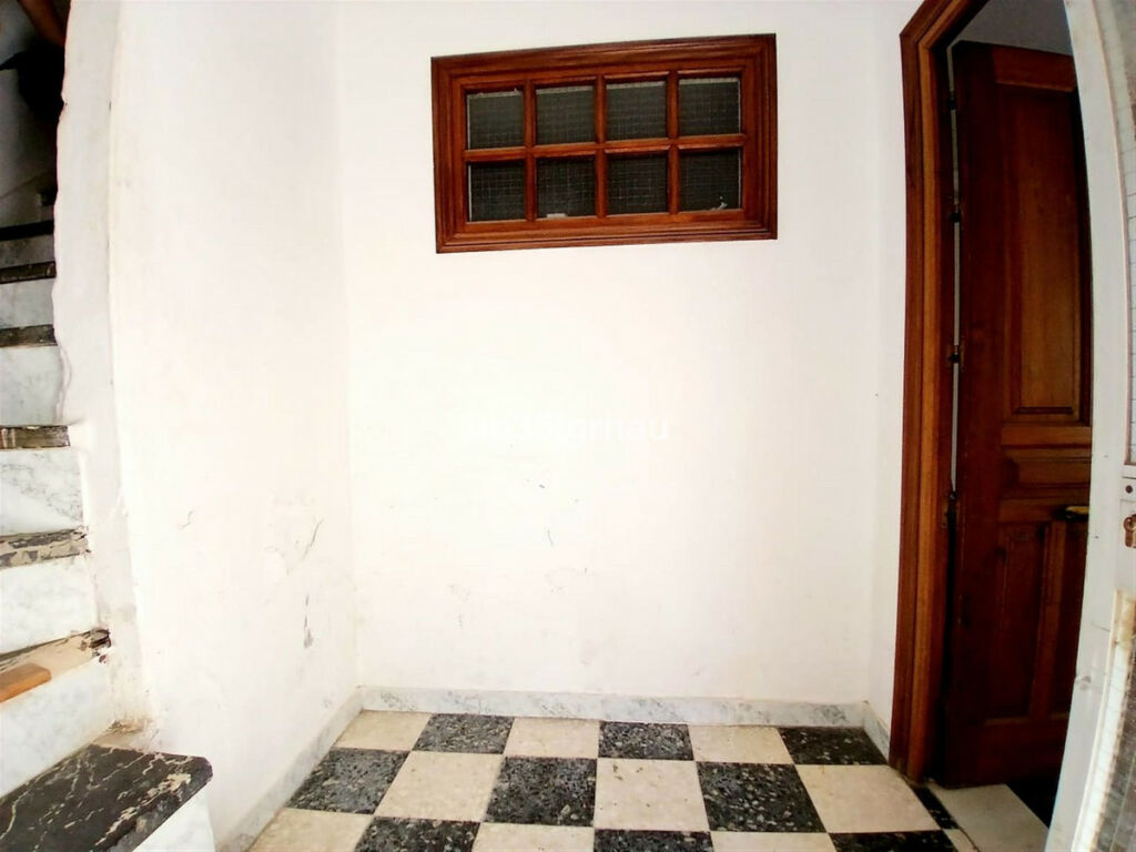 Detached Villa Estepona Málaga - image 12