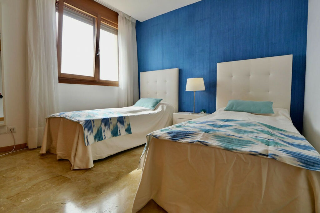 Penthouse Altos de los Monteros Málaga - image 12