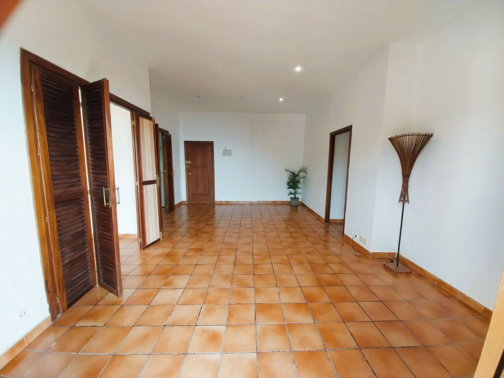 Middle Floor Apartment Calahonda Málaga - image 13