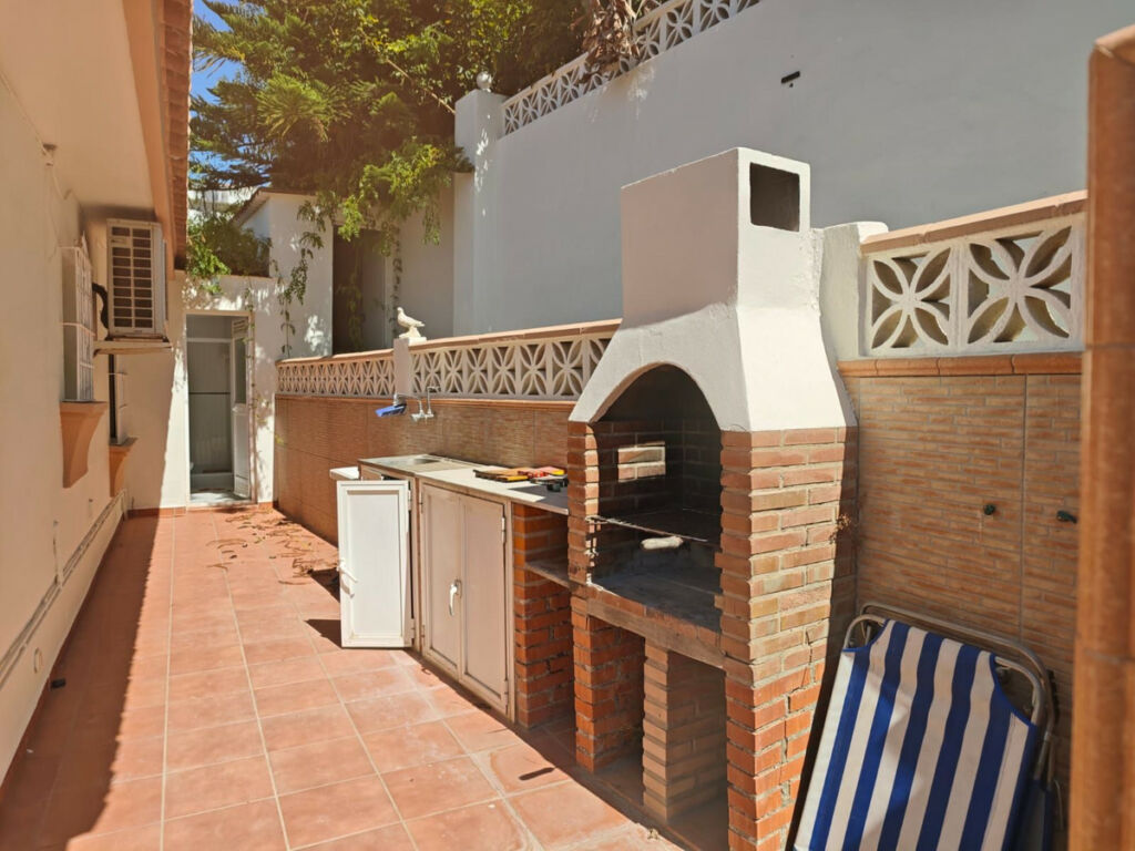 Detached Villa Nueva Andalucía Málaga - image 12