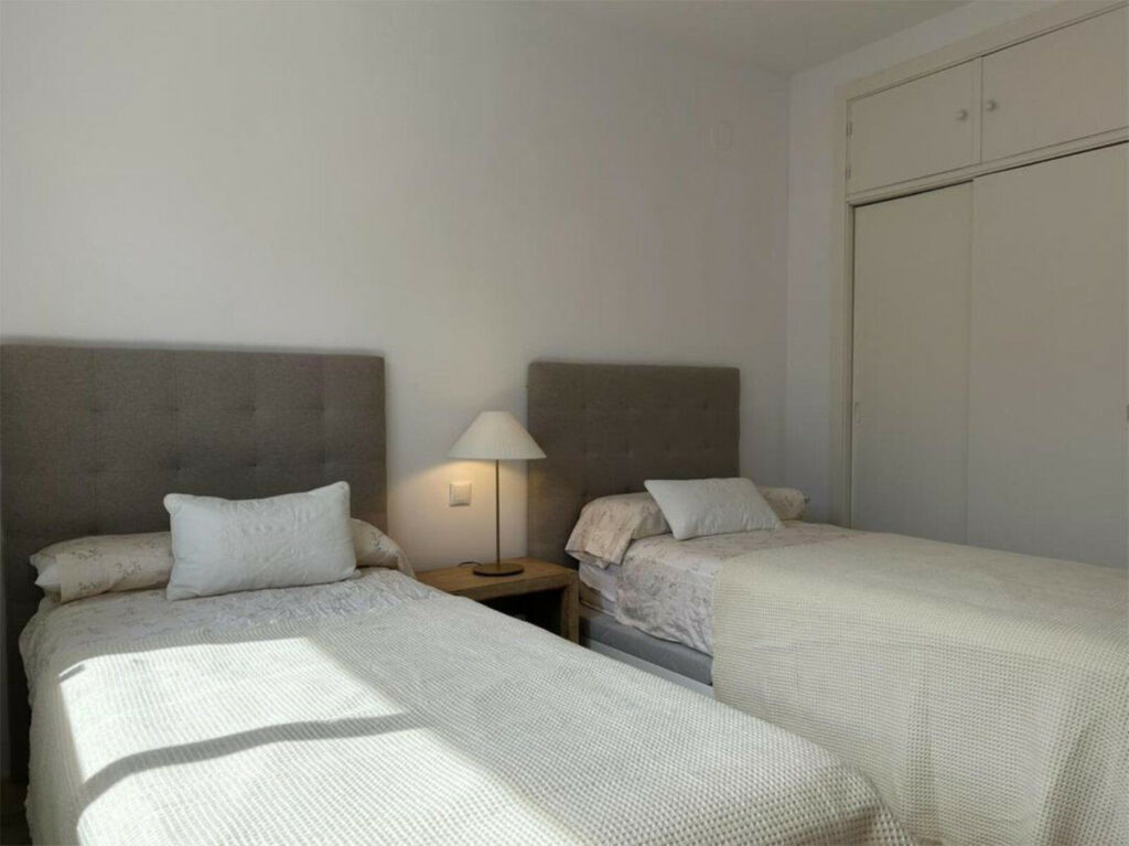 Middle Floor Apartment Marbesa Málaga - image 12