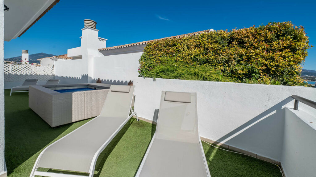 Middle Floor Apartment Puerto Banús Málaga - image 12