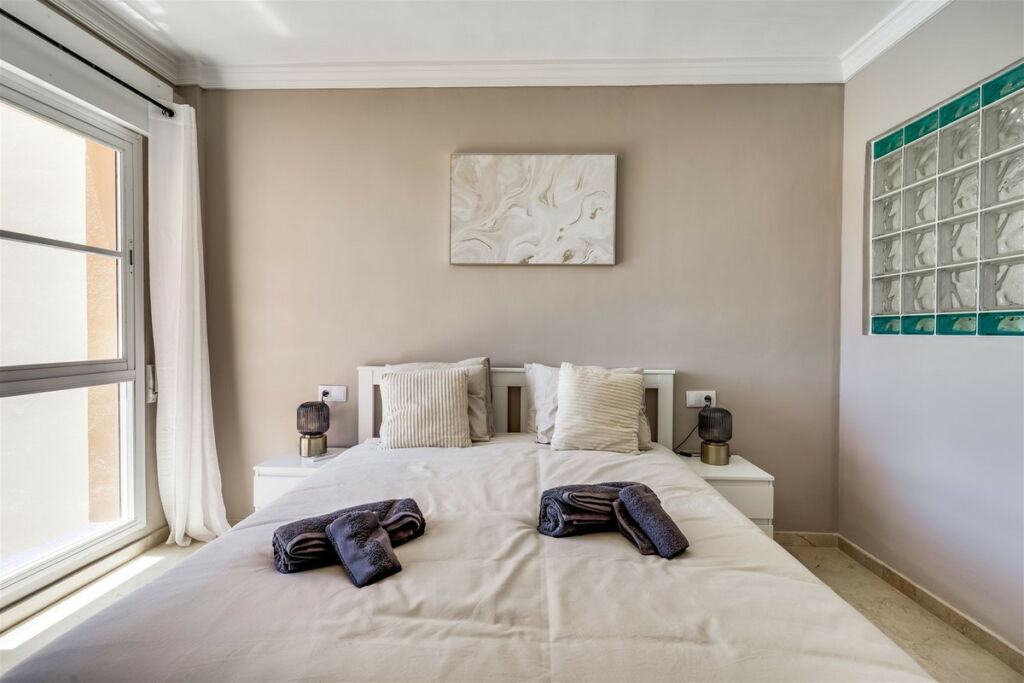Middle Floor Apartment New Golden Mile Málaga - image 12