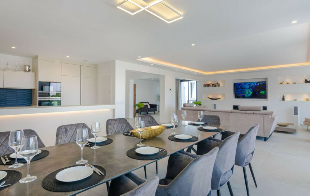 Detached Villa Guadalmina Alta Málaga - image 12