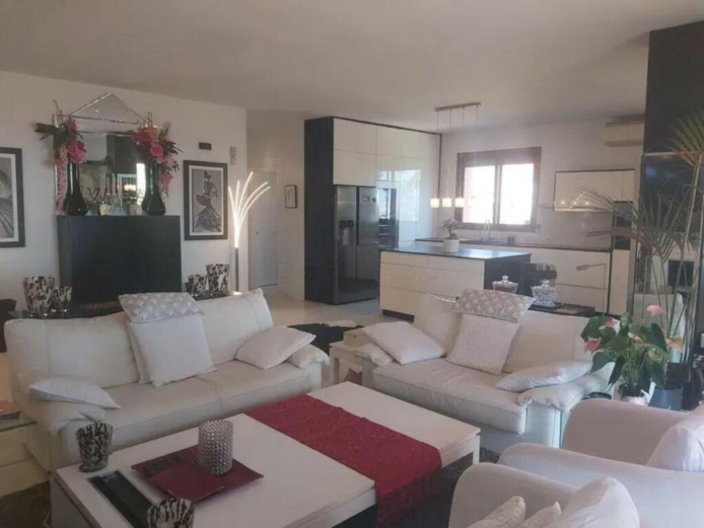 Middle Floor Apartment Marbella Málaga - image 12