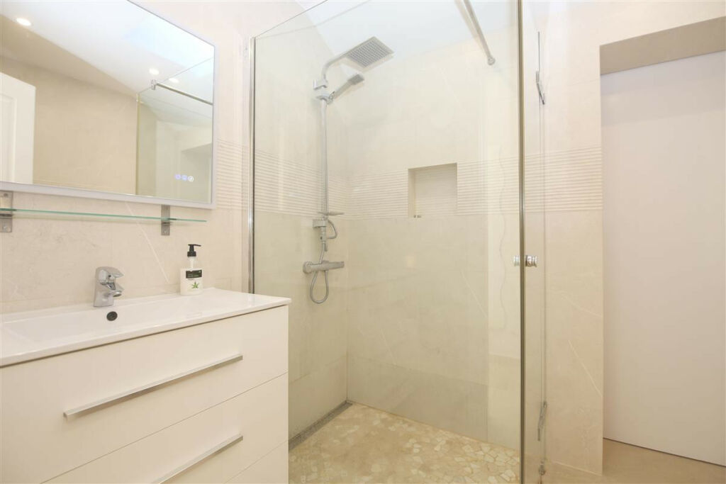Penthouse Estepona Málaga - image 12