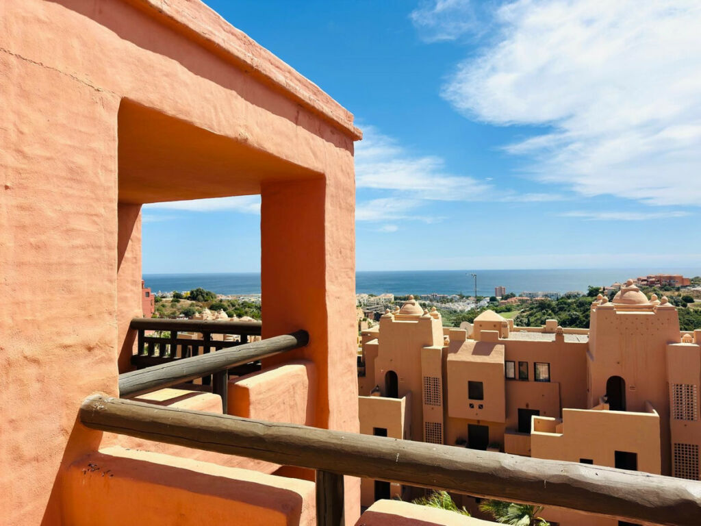 Penthouse La Duquesa Málaga - image 12