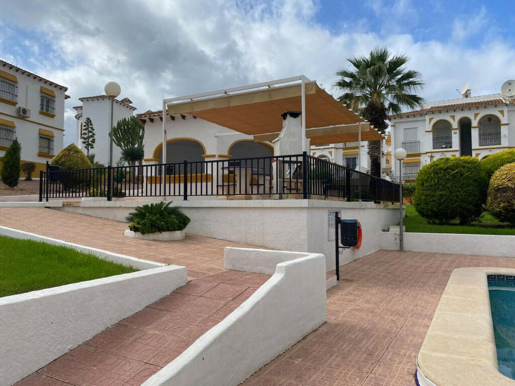 Top Floor Apartment Villamartin Alicante - image 12