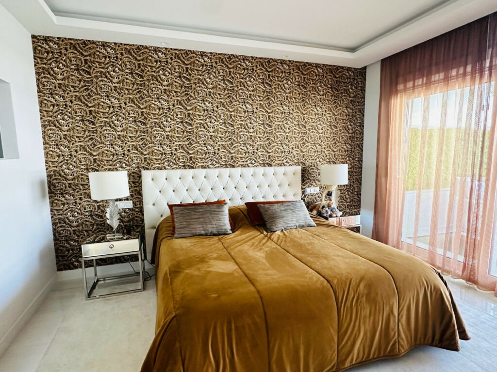 Middle Floor Apartment Puerto Banús Málaga - image 12