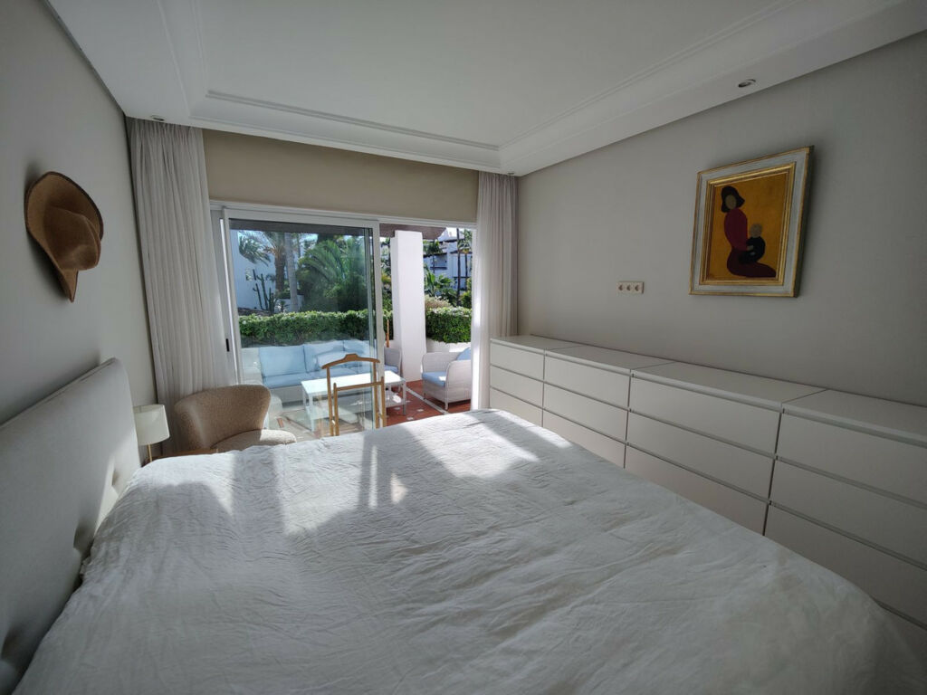 Middle Floor Apartment Puerto Banús Málaga - image 12