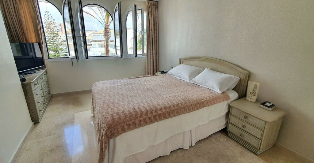 Penthouse Duplex Marbesa Málaga - image 12