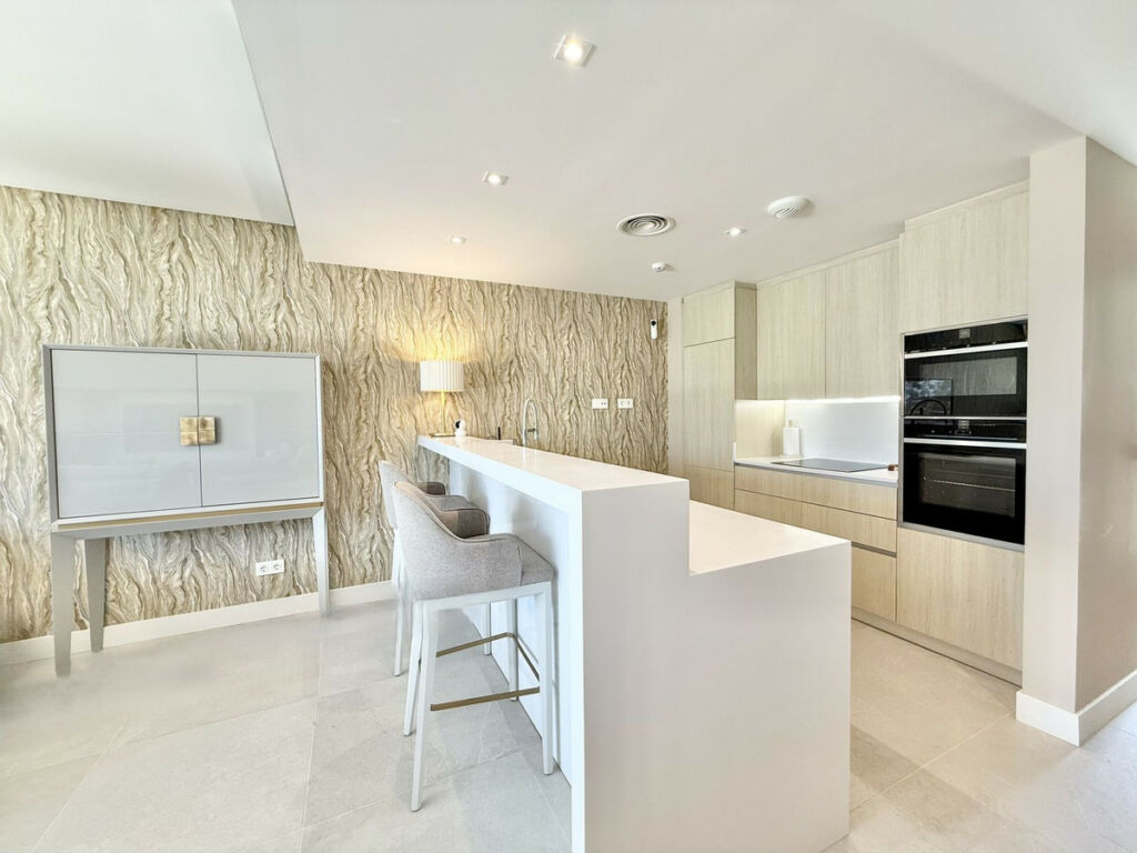 Penthouse Cabopino Málaga - image 12