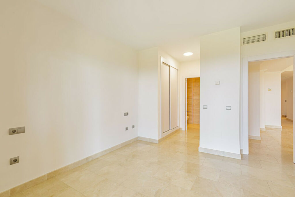 Ground Floor Apartment Benahavís Málaga - image 12