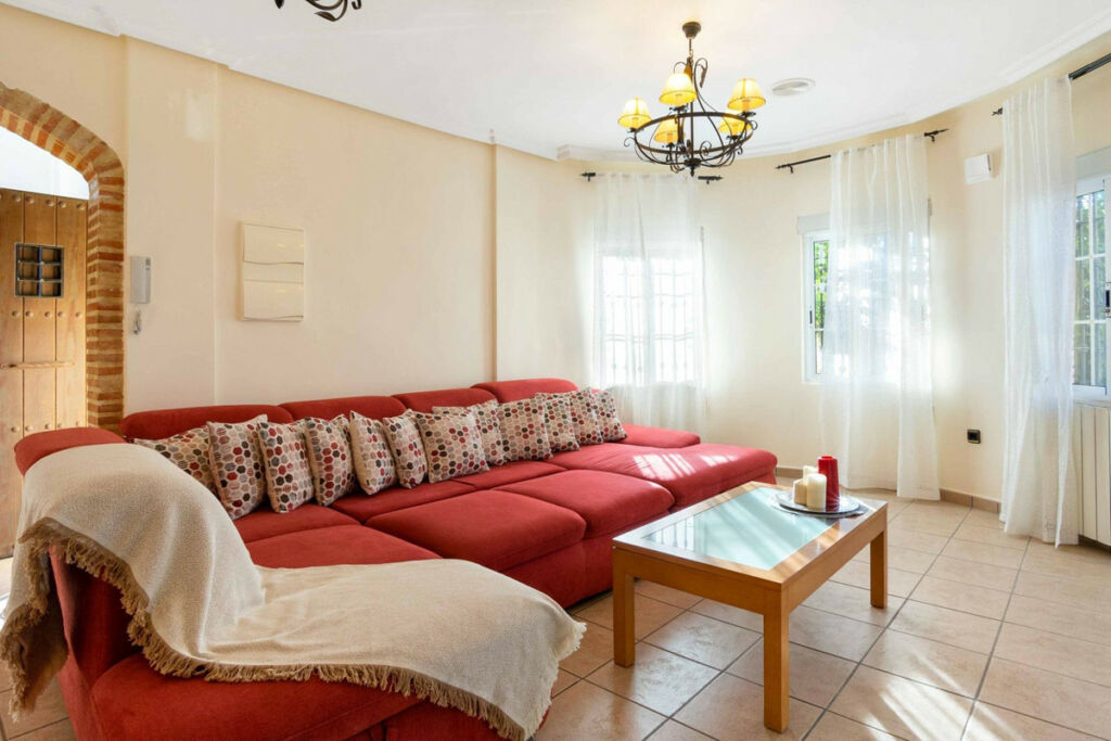 Detached Villa La Florida Alicante - image 12