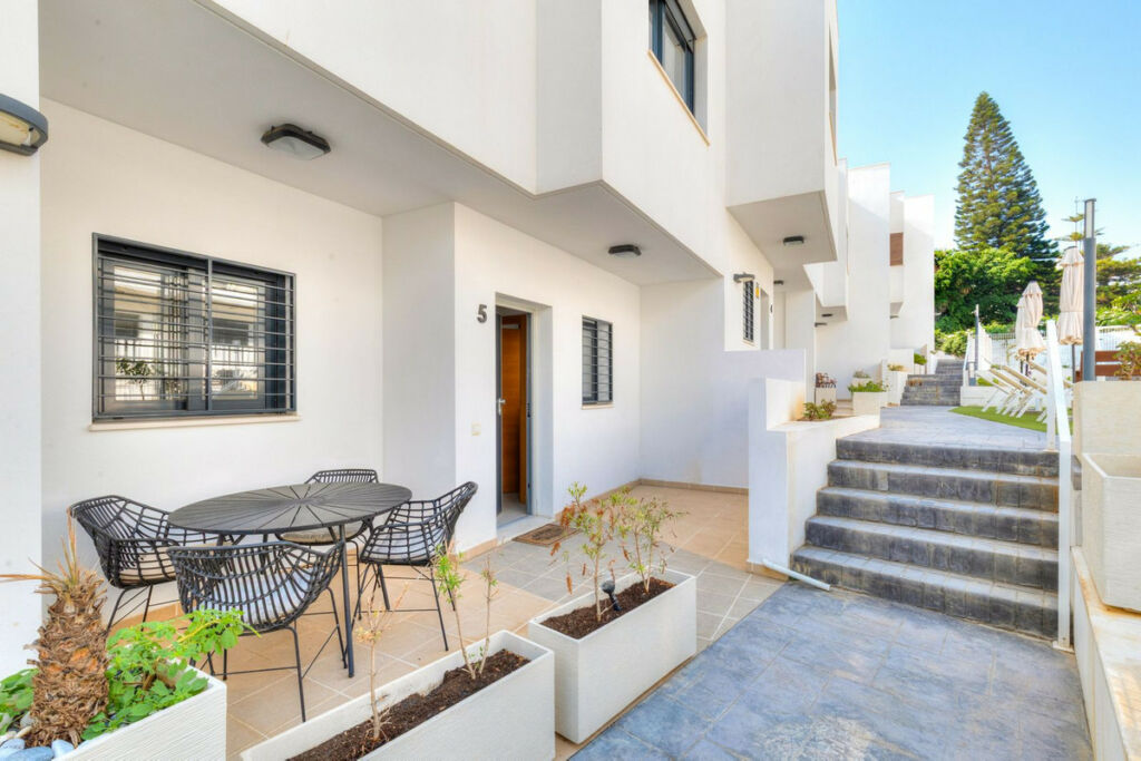 Townhouse Fuengirola Málaga - image 23