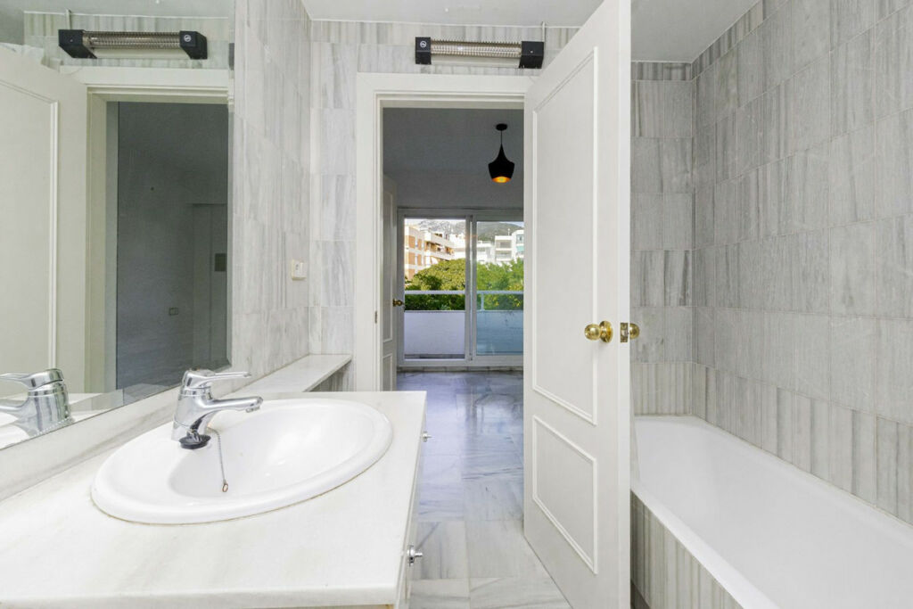 Duplex Marbella Málaga - image 12
