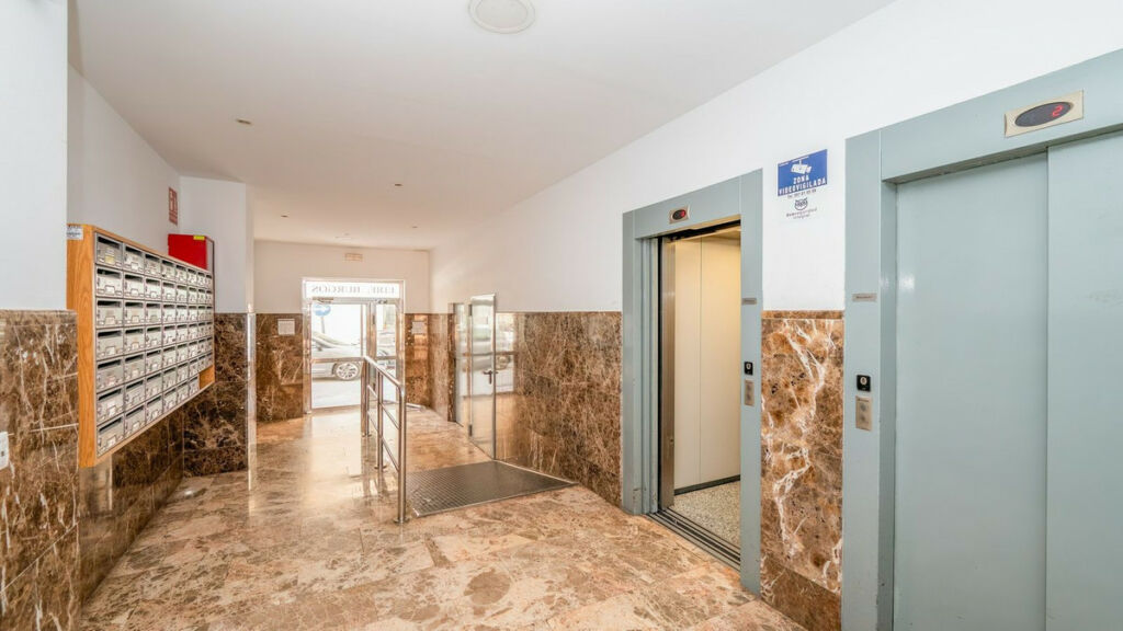 Middle Floor Apartment Fuengirola Málaga - image 12