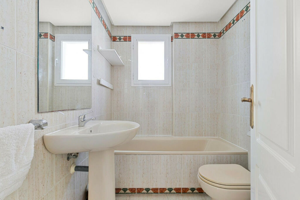 Middle Floor Studio Marbella Málaga - image 12